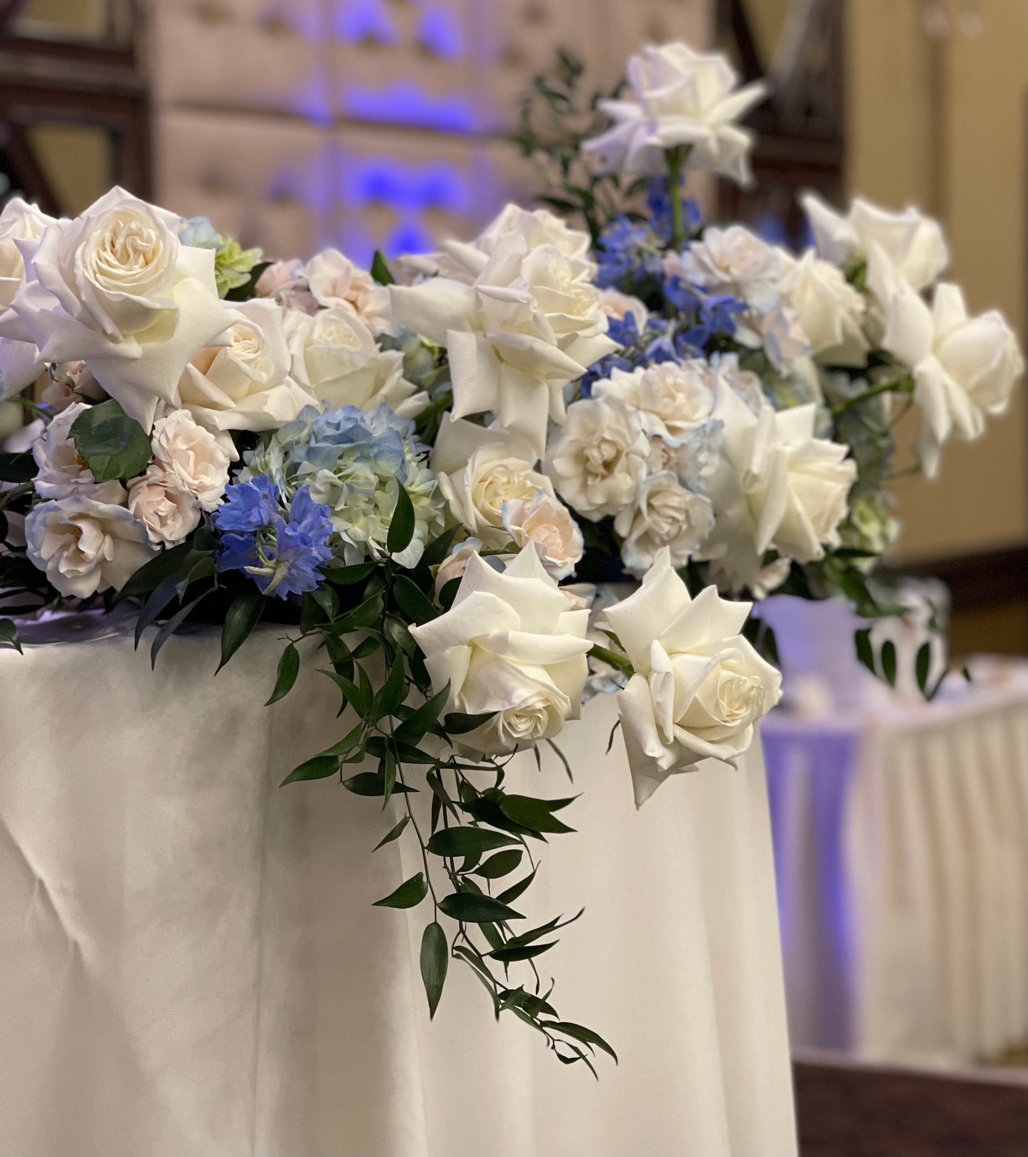 White roses for the dinner table in Highland Park, IL by Luminous Blooms
